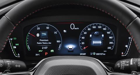 Bảng đồng hồ trung tâm tại đại lý Toyota Vinh
