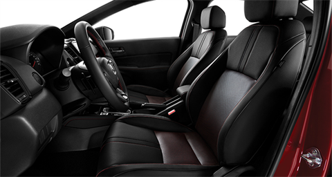 Ghế lái tại đại lý Toyota Vinh