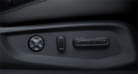 Ghế lái tại đại lý Toyota Vinh