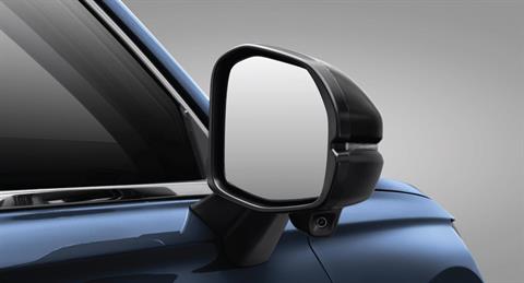 Gương chiếu hậu tại đại lý Toyota Vinh