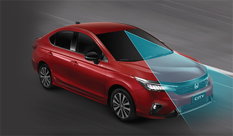 Hỗ trợ lái xe tại đại lý Toyota Vinh