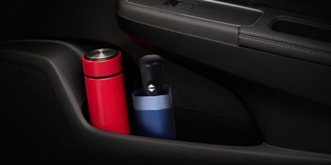 Hộc đựng đồ được tích hợp tại đại lý Toyota Vinh