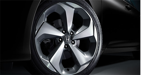 La-zăng tại đại lý Toyota Vinh