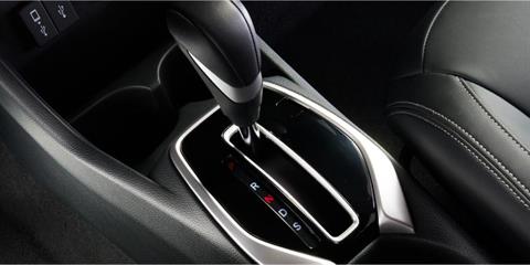 Nội thất phủ da tại đại lý Toyota Vinh
