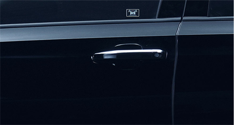 Tay nắm cửa phía trước  tại đại lý Toyota Vinh