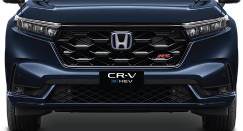 Thiết kế cản trước tại đại lý Toyota Vinh