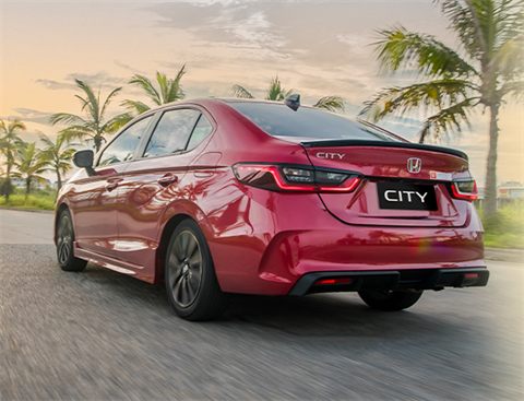 VẬN HÀNH Với động cơ mạnh mẽ tại đại lý Toyota Vinh