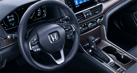 Vô lăng tại đại lý Toyota Vinh